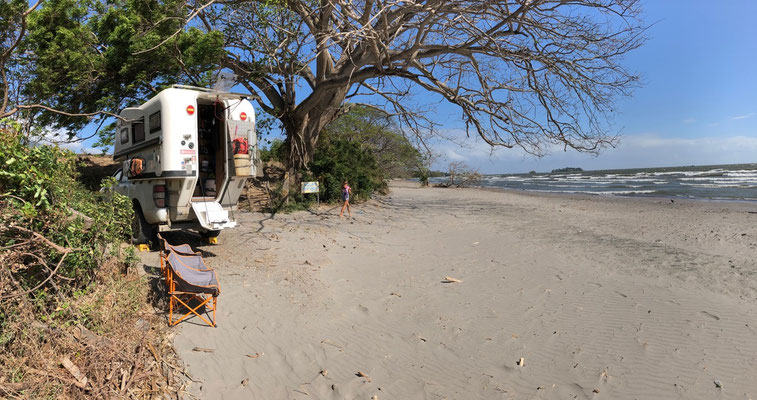 ..it's just so good to have an off road capable camper - easy peasy just turned the 4WD low nob and we were down at the lake in no time!!!