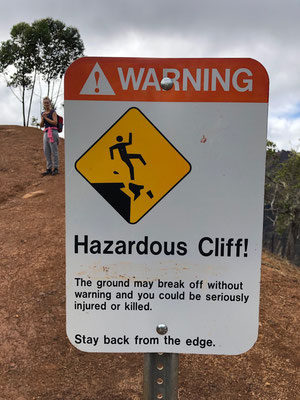 ...here a reminder that you might be killed walking along this cliff side...you get used to these signs....it is half as dramatic as you think