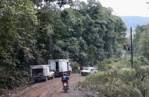 The road to Drakes Bay had some steep rides in it with a lot of pot holes - here you see the Costa Rican Telecom at work