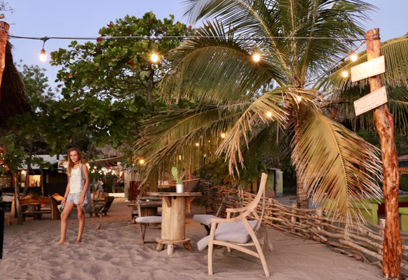 ..an found a pleasant Restaurant on the beach