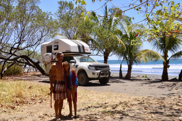 This was a very special spot as it was surrounded by small palm trees with a self made bench and it had great access to the surf beach