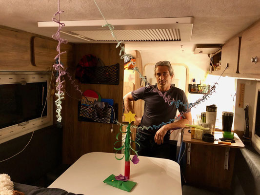 Lynn made some Christmas Decoration out of her yarn hung it up and put her Xmas Tree on the table which gave us some Christmas feeling in the camper