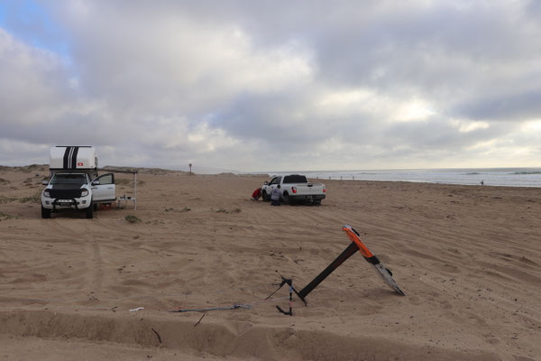 these guys stopped and asked about our "Rig" and got stuck...Ooops!