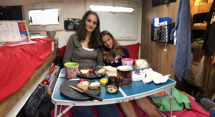 Brunch in Bed