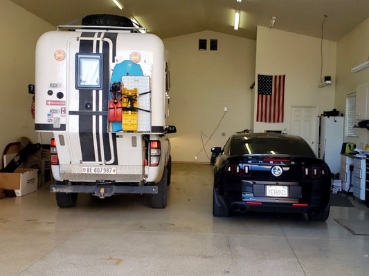 We flew to Hawaiian on 14th Nov. We left our Camper Truck stored in a safe place. Many Thanks to Bowen and Frank  - Mahalo!