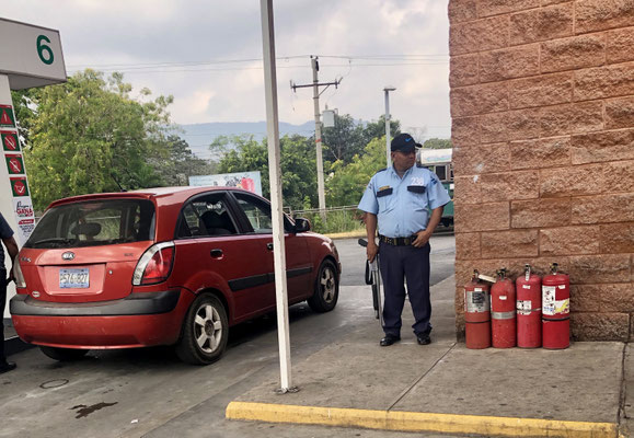 On the way to La Libertad we went for diesel and was lucky to find ULSD Diesel, which was definitely relieving for our truck engine - as in most petrol stations and shops in El Salvador you will find an Armed Guard holding a Pump-Gun