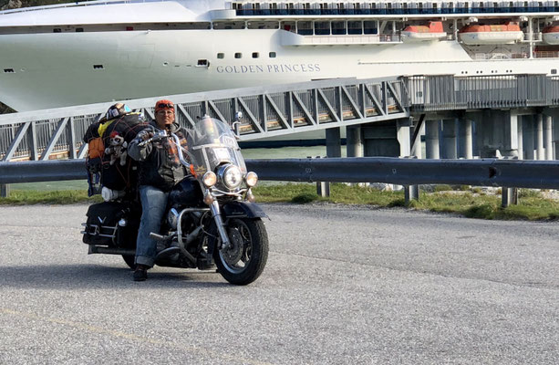 Miss "Harley Davidson" from New York to Alaska and back in 8 Weeks