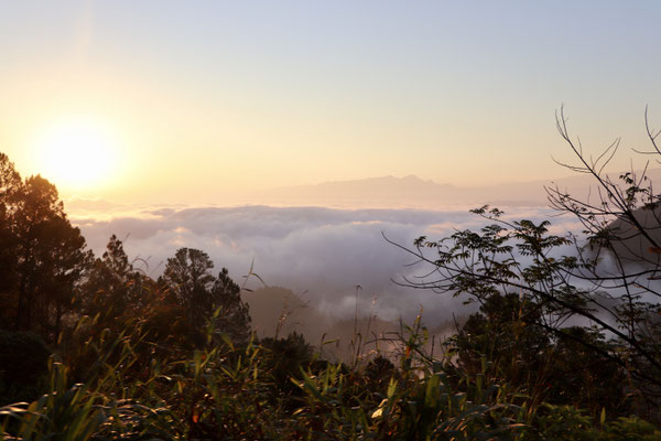 After two nights in Semuc Champey we left at 5:20am heading to Lake Atitlan about 295km drive - as we left we weren't sure wether we would drive through as google gave us 9hours for it - Here the sunrise.