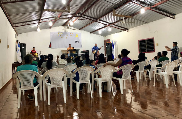Just after we finished dinner we went up the hill to see where all the singing came from and peered into a hall full of local families sitting in plastic chairs a singing their hearts out - I had to hold my ears!