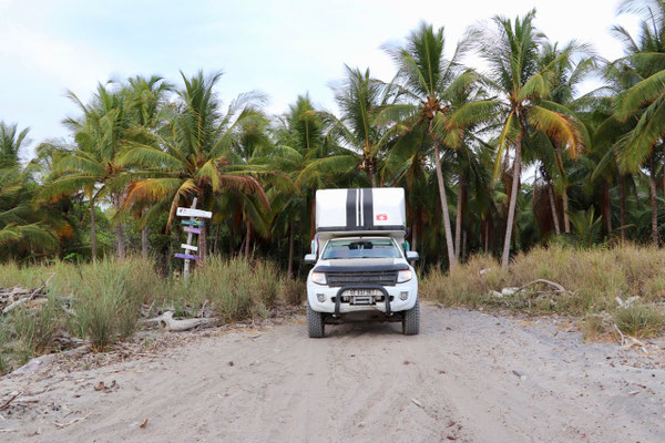 After Playa Coyote the dirt road ends here - the rest to Santa Theresa can only be driven on the beach preferably by 4x4