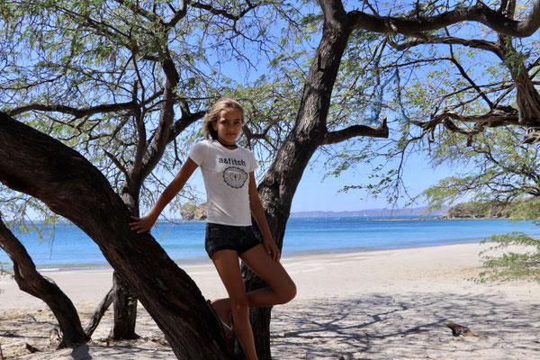 The Nicaragua wind was still blowing in full blaze out to sea which made the sea flat and colourful