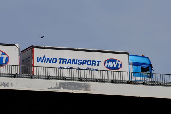 Also doch- der Wind wird per LKW gebracht