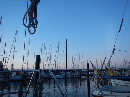 Hafen der Regattavereinigung Rendsburg - RVR - abends