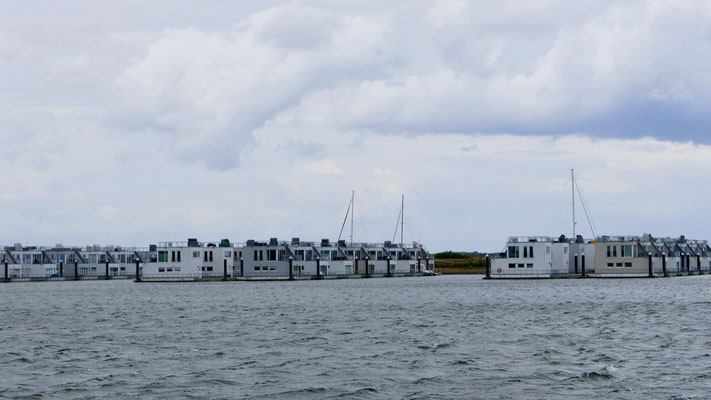 Der Traum vom Wohnen auf dem Wasser- Ostseeresort Port Olpenitz Floating Homes