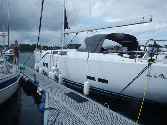 Wohnwagen zur See "Black Pearl" Hanse 575