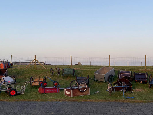 Gepäckkarren auf der autofreien Insel Spiekeroog in der Nordsee
