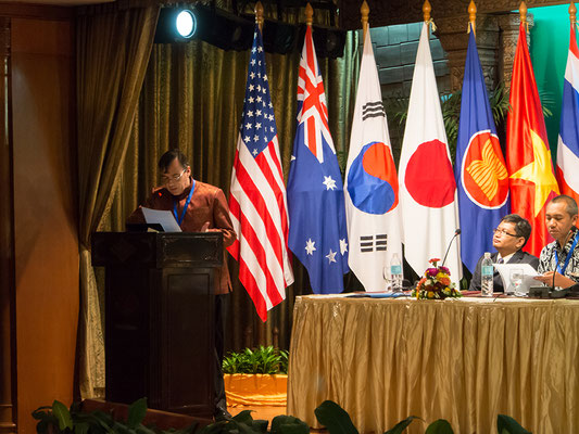2013. Patrick Kersalé giving a lecture at the Royal Academy of Cambodia. © Phalika Ngin