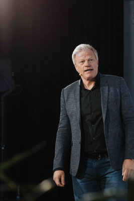oliver kahn auf dem bcn event in münchen - von eventfotograf florian paulus