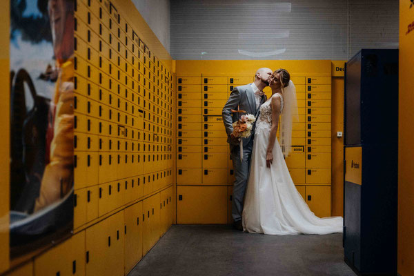 ein hochzeitsfotograf in münchen - brautpaar an der oper 