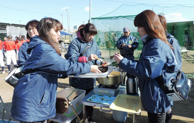 婦人部特製の愛情たっぷりお味噌汁