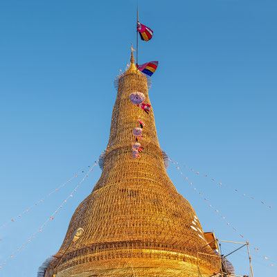 auf der Shedagon Pagode