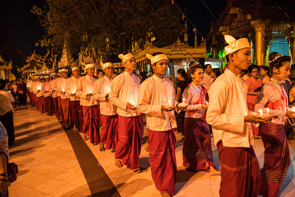 auf der Shedagon Pagode