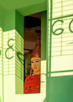 auf der Shedagon Pagode