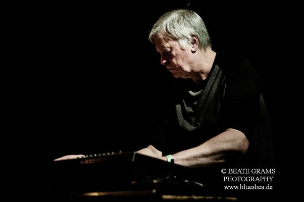 "Blues for Gary" by Henrik Freischlader - 22.04.2017 Räucherei Kiel