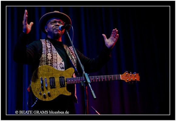 Larry Garner meets Norman Beaker & Friends - 27.04.13 - Savoy, Bordesholm