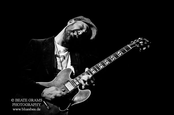 "Blues for Gary" by Henrik Freischlader - 22.04.2017 Räucherei Kiel