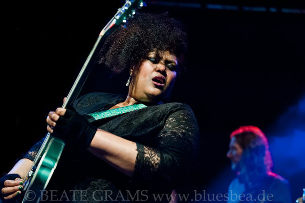 Dede Priest & Johnny Clark and The Outlaws (USA / NL) - 20. Internationales Kieler Blues Festival - 23. 02.2018 Räucherei Kiel