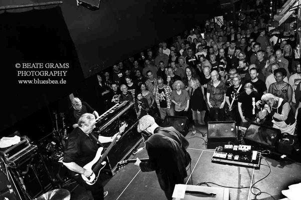 "Blues for Gary" by Henrik Freischlader - 22.04.2017 Räucherei Kiel