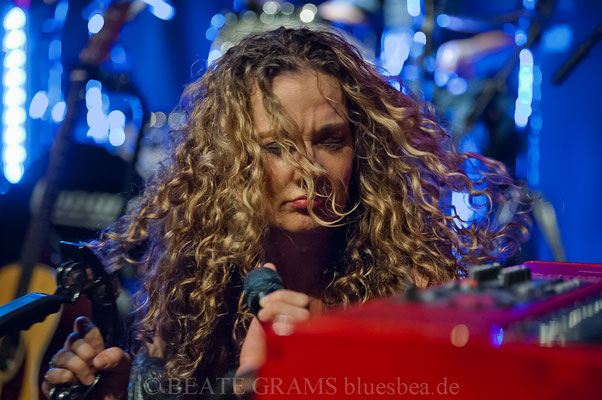 Dana Fuchs Band "Love Lives On Tour" - 12.10.2018 Räucherei Kiel