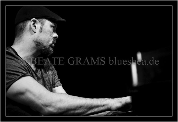 Mac Arnold & Plate Full O'Blues - 31. Oktober 2013 - Savoy, Bordesholm