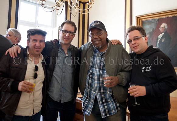 vlnr: Pascal Delmas, Joe Nosek, Oscar Wilson, Fred Jouglas (Cash Box Kings) - Rathaus Blues Baltica Eutin
