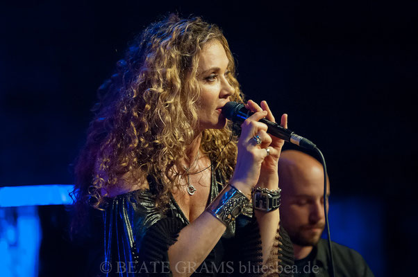 Dana Fuchs Band "Love Lives On Tour" - 12.10.2018 Räucherei Kiel