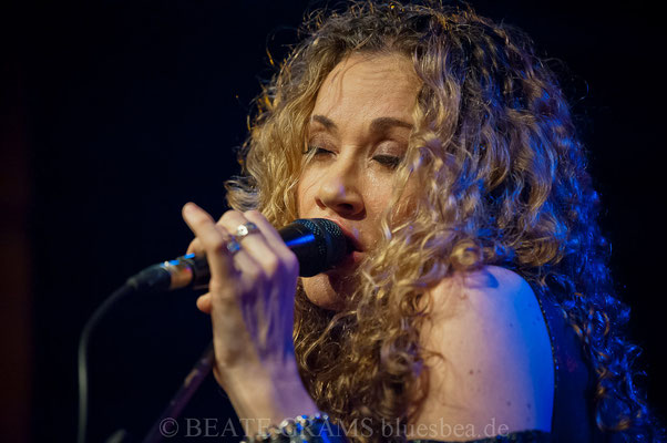 Dana Fuchs Band "Love Lives On Tour" - 12.10.2018 Räucherei Kiel