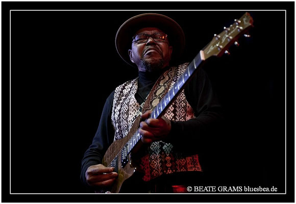 Larry Garner meets Norman Beaker & Friends - 27.04.13 - Savoy, Bordesholm