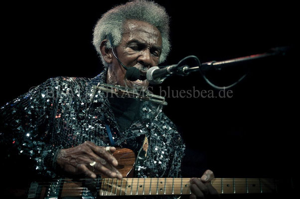 Lil Jimmy Reed, 19.02.2016, 18. Internationales Kieler Blues Festival