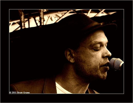 Thorbjoern Risager - 22. Bluesfestival Eutin 21.05.2011