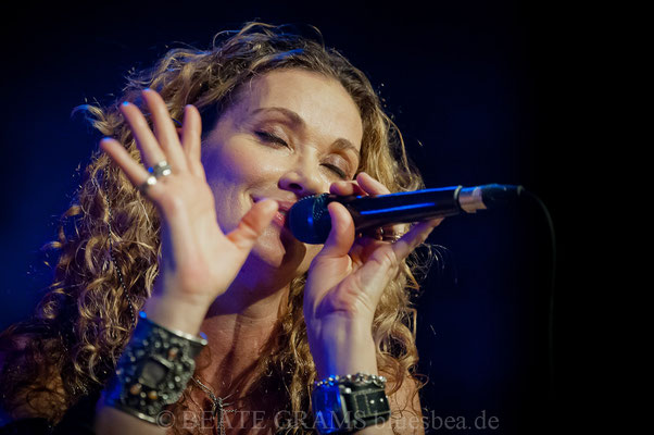 Dana Fuchs Band "Love Lives On Tour" - 12.10.2018 Räucherei Kiel