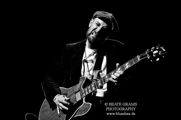 "Blues for Gary" by Henrik Freischlader - 22.04.2017 Räucherei Kiel