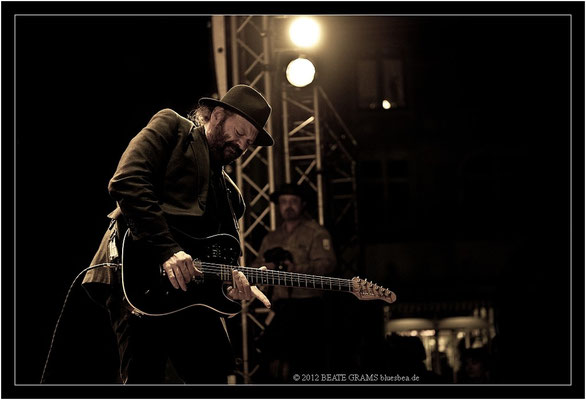 21 Colin Linden (Canada) - Grand final: “Hosted-Session” - 23. Bluesfestival Eutin 2012 - Sonntag, 20. Mai
