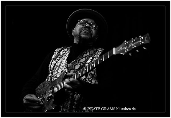 Larry Garner meets Norman Beaker & Friends - 27.04.13 - Savoy, Bordesholm