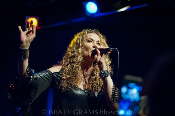 Dana Fuchs Band "Love Lives On Tour" - 12.10.2018 Räucherei Kiel