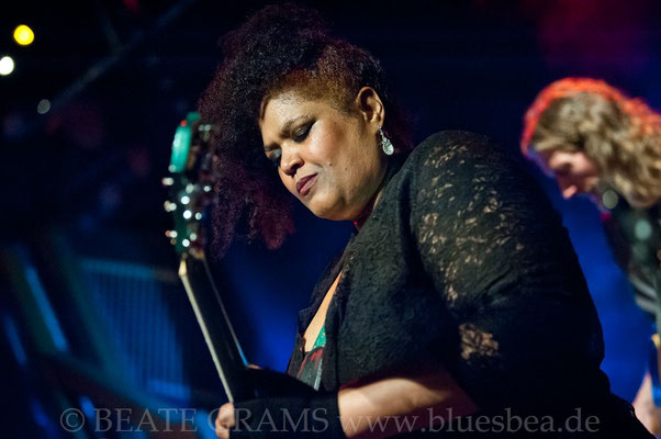 Dede Priest & Johnny Clark and The Outlaws (USA / NL) - 20. Internationales Kieler Blues Festival - 23. 02.2018 Räucherei Kiel
