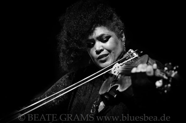 Dede Priest & Johnny Clark and The Outlaws (USA / NL) - 20. Internationales Kieler Blues Festival - 23. 02.2018 Räucherei Kiel