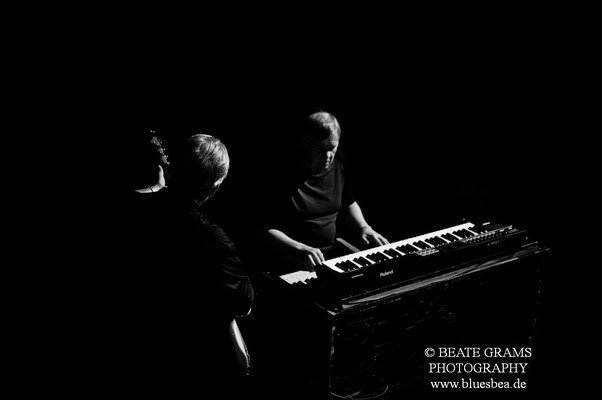 "Blues for Gary" by Henrik Freischlader - 22.04.2017 Räucherei Kiel