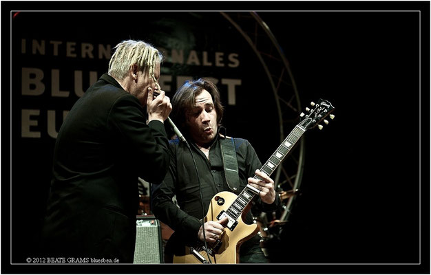 17 Marc Breitfelder (Germany),  Mick Ravassat (Cameroon) - Grand final: “Hosted-Session” - 23. Bluesfestival Eutin 2012 - Sonntag, 20. Mai