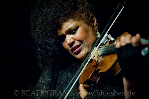 Dede Priest & Johnny Clark and The Outlaws (USA / NL) - 20. Internationales Kieler Blues Festival - 23. 02.2018 Räucherei Kiel